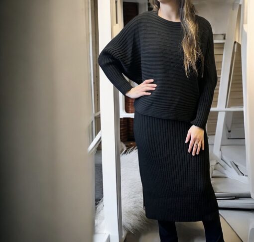 FÅ KVAR Skönt set för hela året- svart finns i s/m och l/xl
