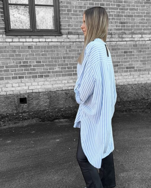 Elenna- oversize viskos blus Blue - Bild 3