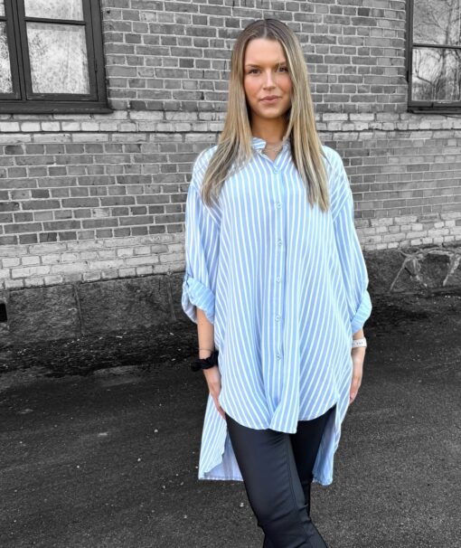 Elenna- oversize viskos blus Blue - Bild 2