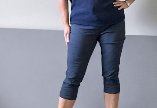 Magisk Cozy capri byxa i stretchigt material Marin