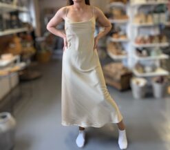 Beatrice Dress, Ljus Taupe