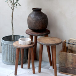 3 pallar   H30/Ø22 cm, H34/Ø26 cm
