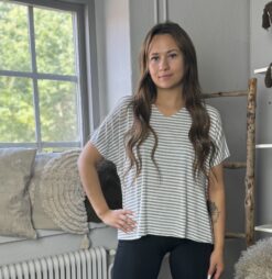 LAGERRENSNING Tischa med silversöm GRÅ/vit