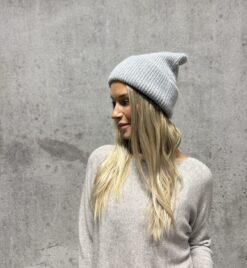 Gosig Mössa- Beanie-Ljusgrå