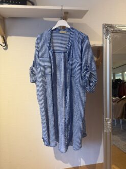 Långskjorta i tunn bomull- blå